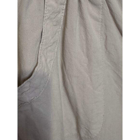 Gloria Vanderbilt XL Khaki Capris - Picture 4 of 5